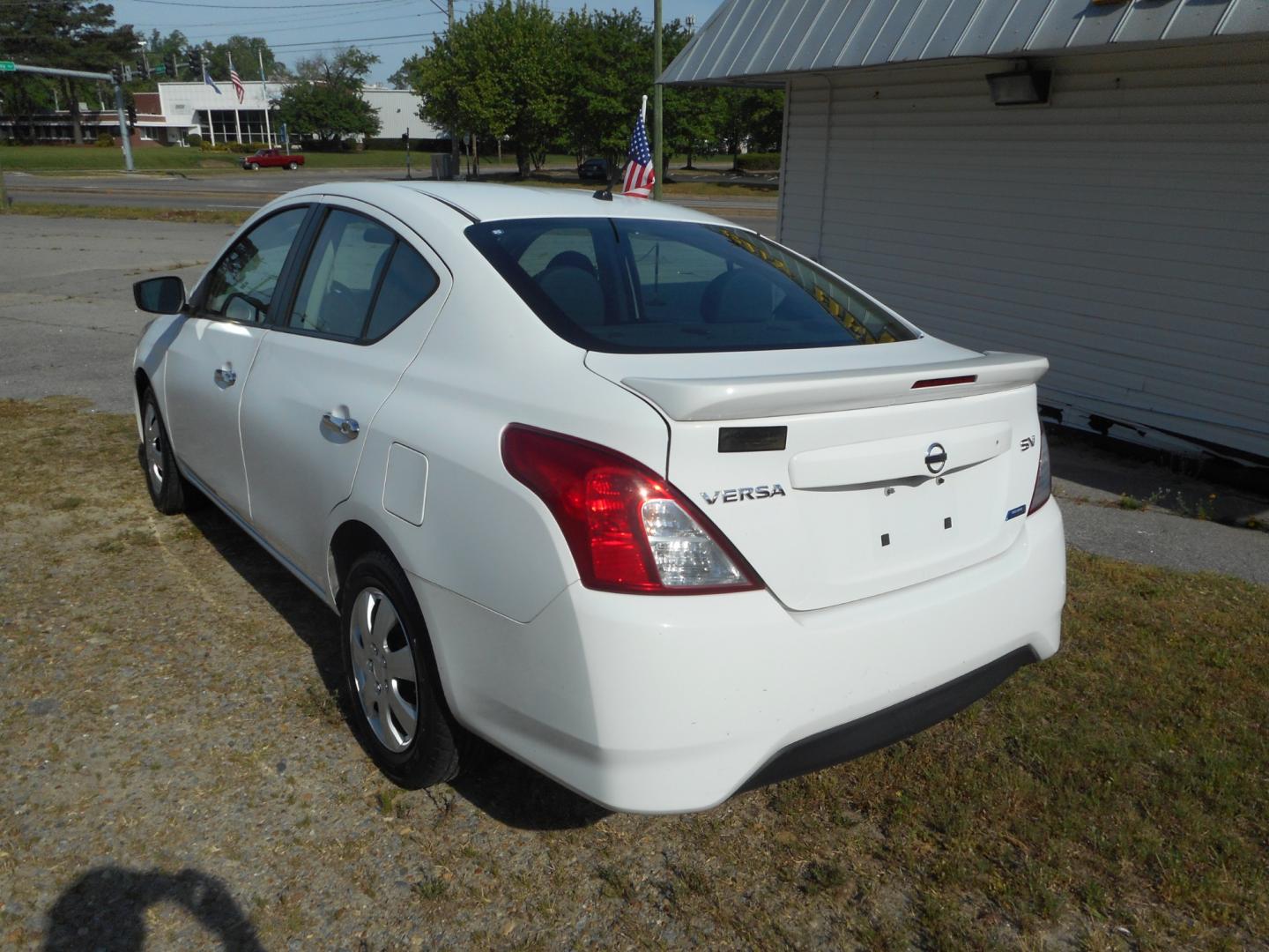 2016 White Nissan Versa (3N1CN7AP9GL) , located at 2553 Airline Blvd, Portsmouth, VA, 23701, (757) 488-8331, 36.813889, -76.357597 - ***VEHICLE TERMS*** Down Payment: $999 Weekly Payment: $100 APR: 23.9% Repayment Terms: 42 Months *** CALL ELIZABETH SMITH - DIRECTOR OF MARKETING @ 757-488-8331 TO SCHEDULE YOUR APPOINTMENT TODAY AND GET PRE-APPROVED RIGHT OVER THE PHONE*** - Photo#7